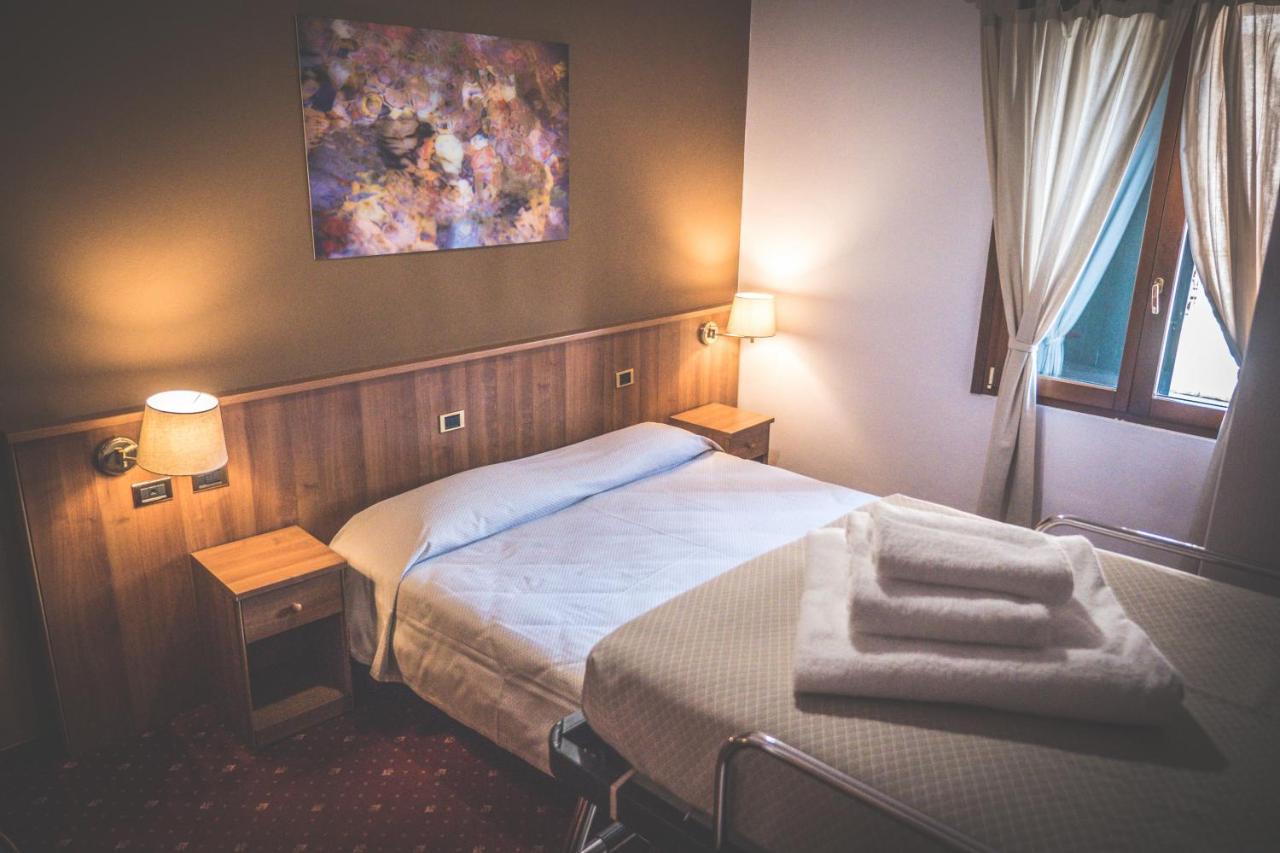 Villanova Hotel Сан Бонифацио Экстерьер фото