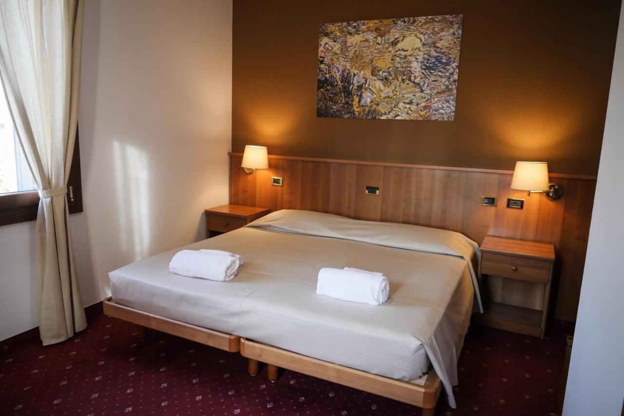 Villanova Hotel Сан Бонифацио Экстерьер фото